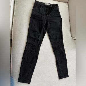 Everlane High Rise Skinny Jean in black